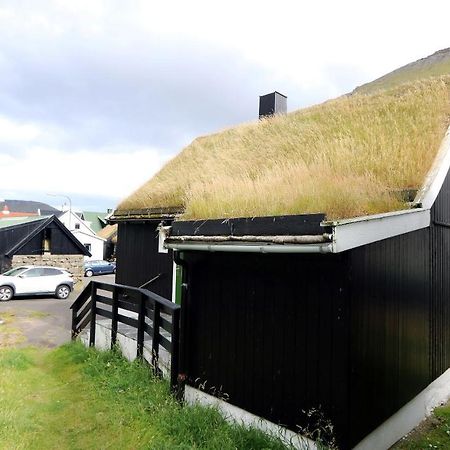 holiday cottage in Tjørnuvík Kültér fotó