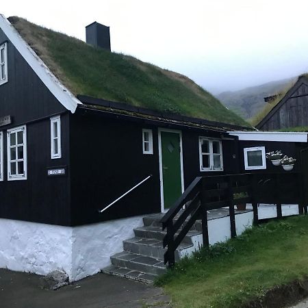 holiday cottage in Tjørnuvík Kültér fotó